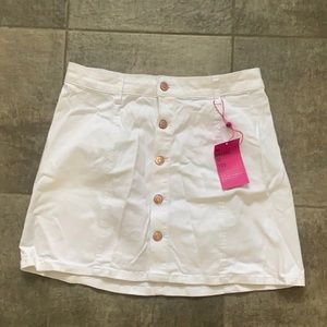 White high-waisted skirt